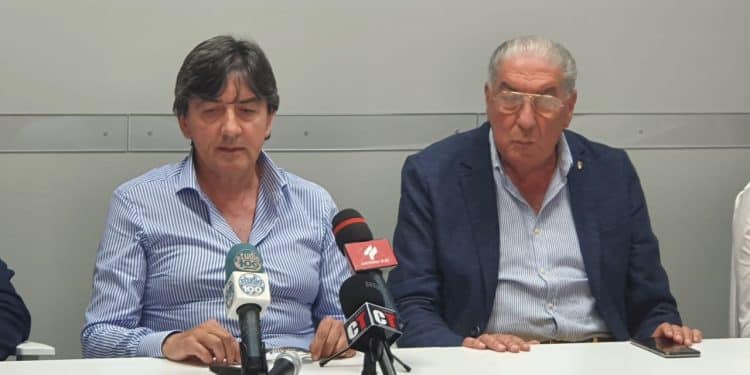 Taranto: presentato ufficialmente Nicola Dionisio, la fotogallery