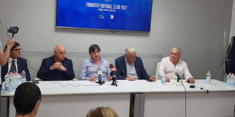 Taranto: presentato ufficialmente Nicola Dionisio, la fotogallery
