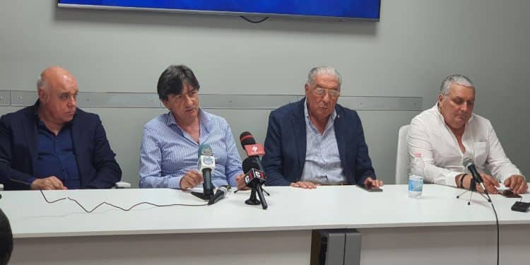 Taranto: presentato ufficialmente Nicola Dionisio, la fotogallery