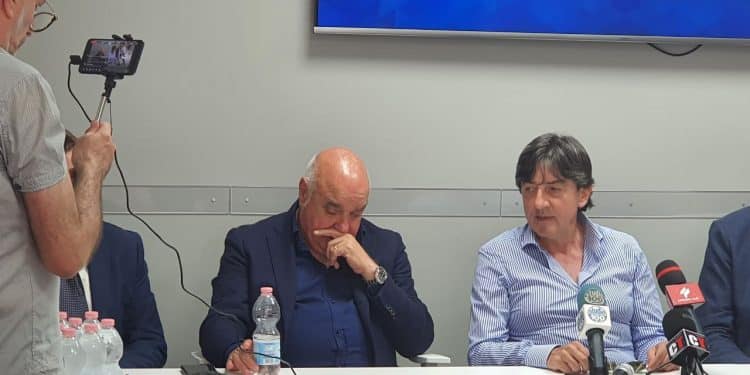 Taranto: presentato ufficialmente Nicola Dionisio, la fotogallery
