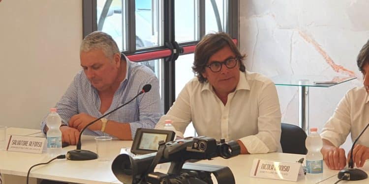 Taranto, presentato ufficialmente Nello Di Costanzo: la fotogallery