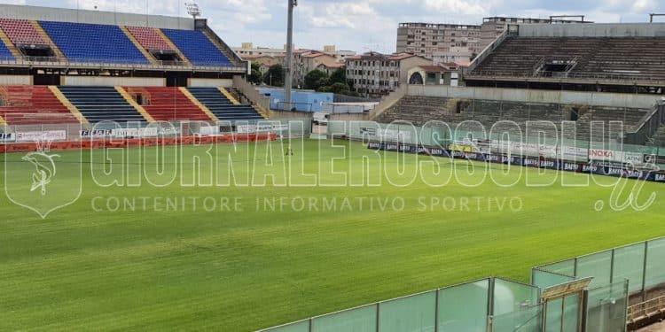 Taranto, le condizioni del manto erboso dello Stadio Iacovone