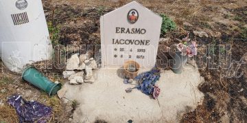 Taranto, la lapide di Iacovone in condizioni fatiscenti