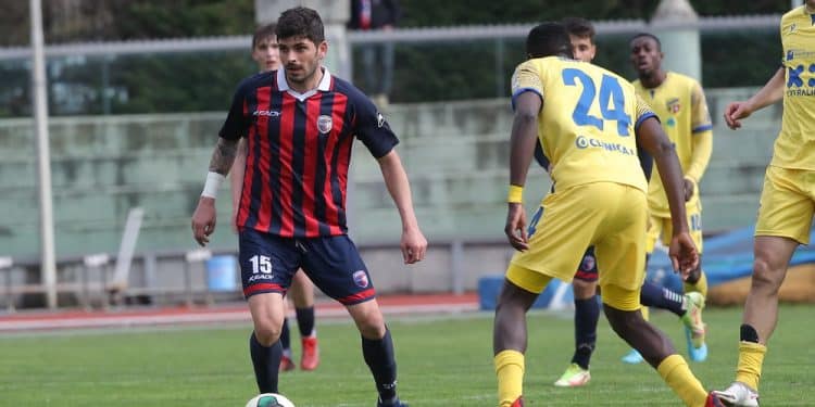 Taranto, ufficiale la firma di Antonio Romano