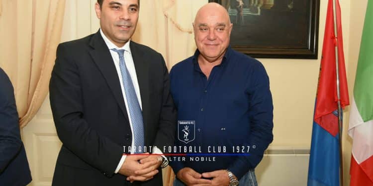 Taranto, firmata la convenzione d’uso dello stadio Iacovone