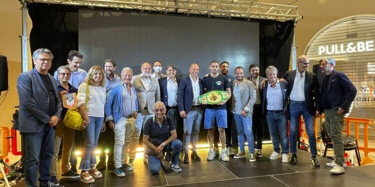 La scommessa di Taranto con la boxe