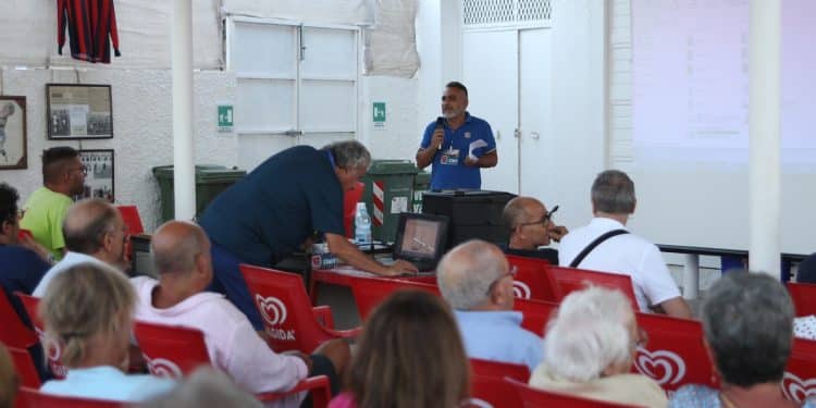 Successo per la mostra “95 anni di Storia del Taranto Calcio”, al Lido Arenile
