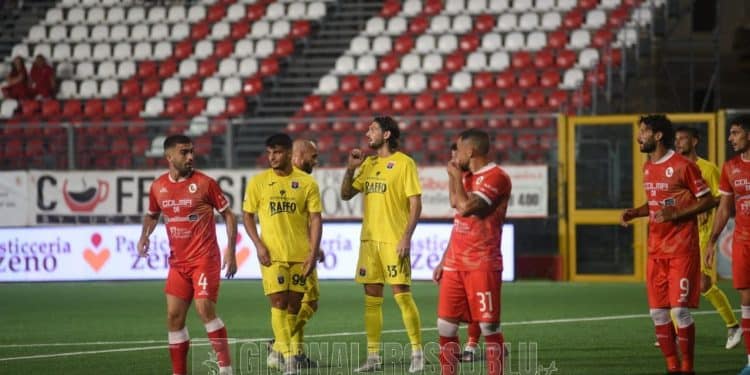 Turris-Taranto 2-1, la cronaca: Guida illude, Frascatore e Longo ribaltano il risultato