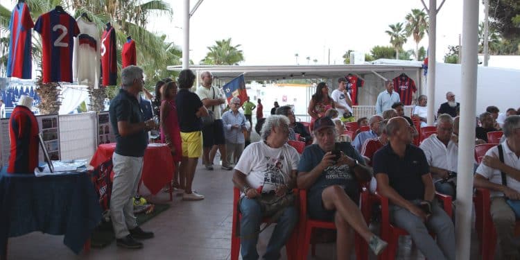 Successo per la mostra “95 anni di Storia del Taranto Calcio”, al Lido Arenile