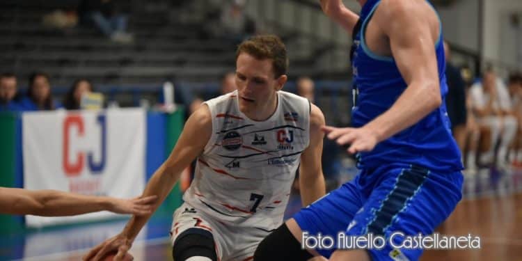 CJ Basket-Roseto 57-80: Taranto perde l’imbattibilità al Tursport