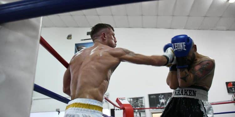 Il pugile Lezzi si conferma campione intercontinentale UBO nei pesi super welter