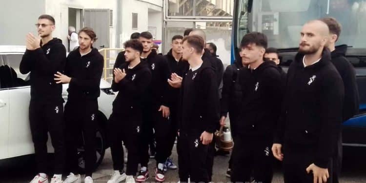 Taranto, tifosi: lo “Zoccolo Duro” a supporto della squadra di Capuano