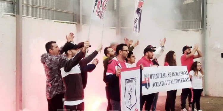 Taranto, tifosi: lo “Zoccolo Duro” a supporto della squadra di Capuano