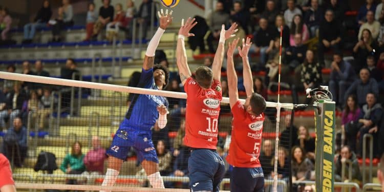 Gioiella Prisma Taranto-Top Volley Cisterna 2-3, la fotogallery