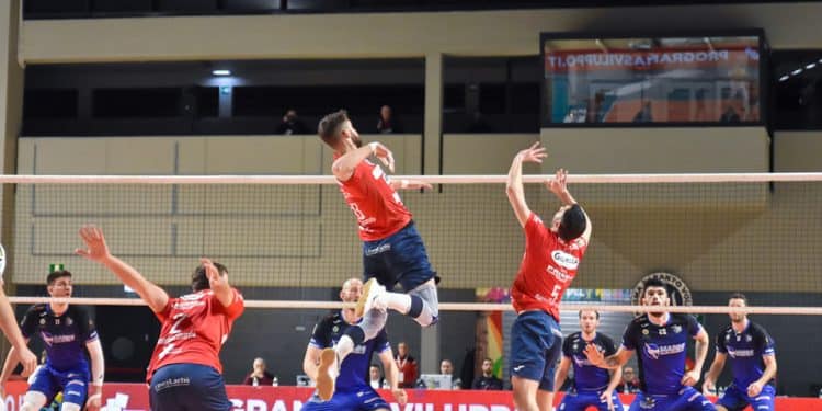 Gioiella Prisma Taranto-Top Volley Cisterna 2-3, la fotogallery