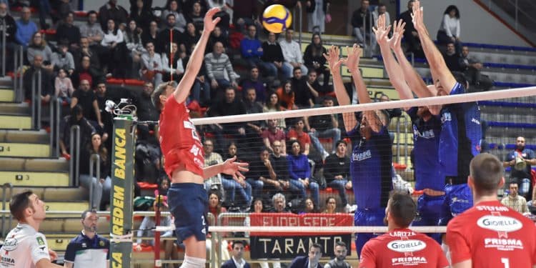 Gioiella Prisma Taranto-Top Volley Cisterna 2-3, la fotogallery