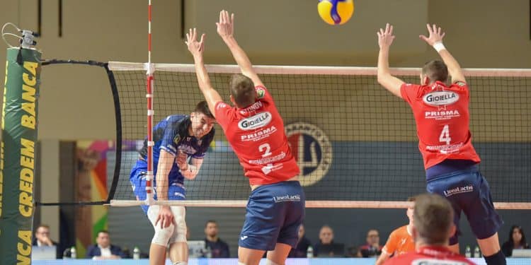 Gioiella Prisma Taranto-Top Volley Cisterna 2-3, la fotogallery