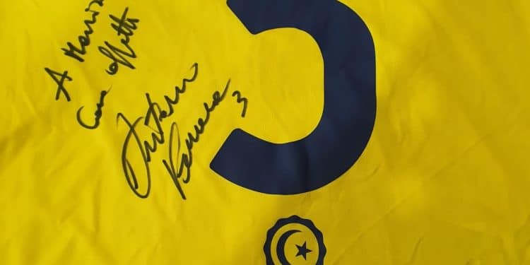 Taranto, donata a GiornaleRossoBlu.it la maglia di Ferrara della trasferta di Messina