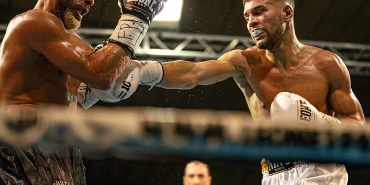 Il pugile pro Rossetti è Campione Italiano nei pesi medi