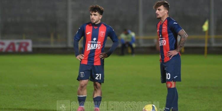 Taranto-Crotone 2-2, la fotogallery