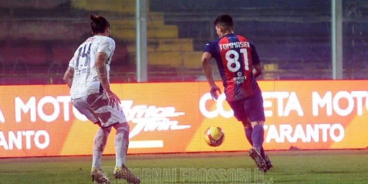 Taranto-Crotone 2-2, la fotogallery