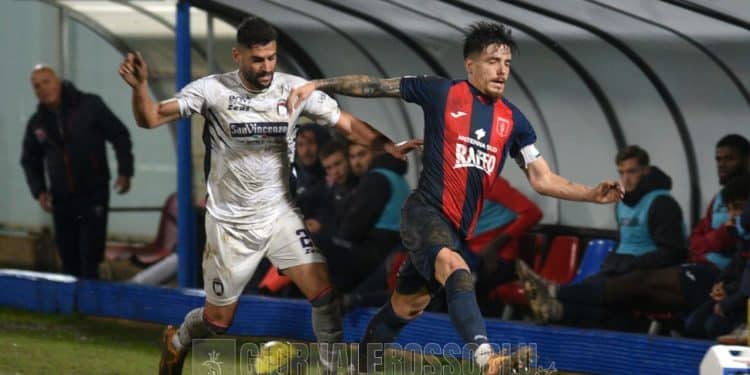 Taranto-Crotone 2-2, la fotogallery