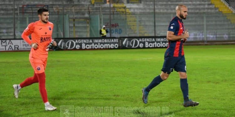 Taranto-Crotone 2-2, la fotogallery