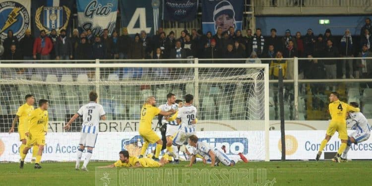 Pescara-Taranto 0-2, la fotogallery