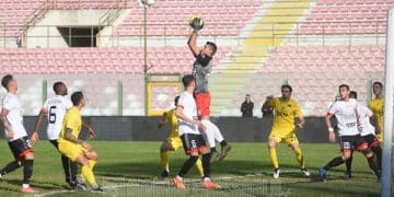 Messina-Taranto 1-2, la cronaca: Tommasini-Romano. Prima vittoria storica in terra biancoscudata