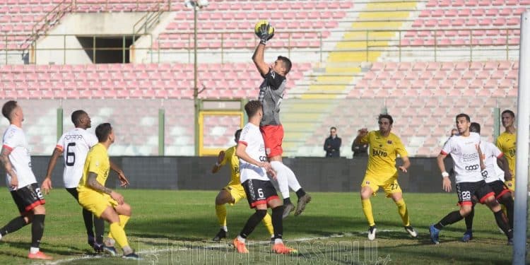 Messina-Taranto 1-2, la cronaca: Tommasini-Romano. Prima vittoria storica in terra biancoscudata