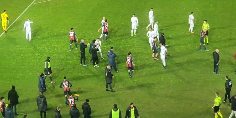 Taranto-Monopoli 0-0, la moviola: resta dubbio il rigore per gli ospiti