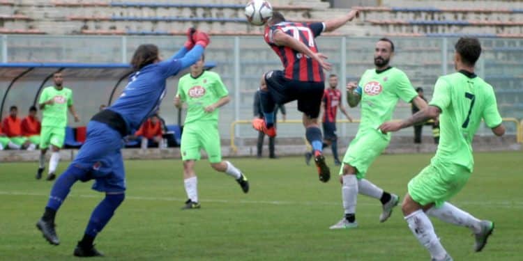Taranto-Gelbison, i precedenti