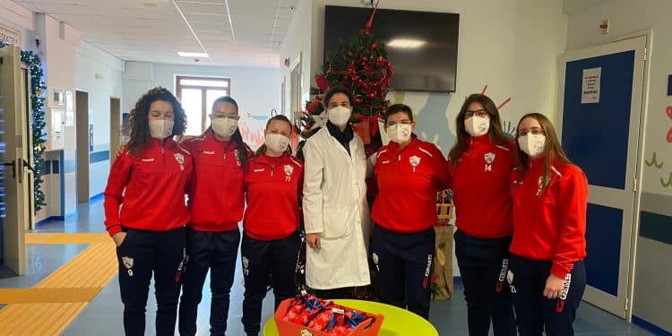 Città di Taranto c5 Femminile, una delegazione in visita al reparto pediatrico ed oncologico dell’Ospedale SS Annunziata
