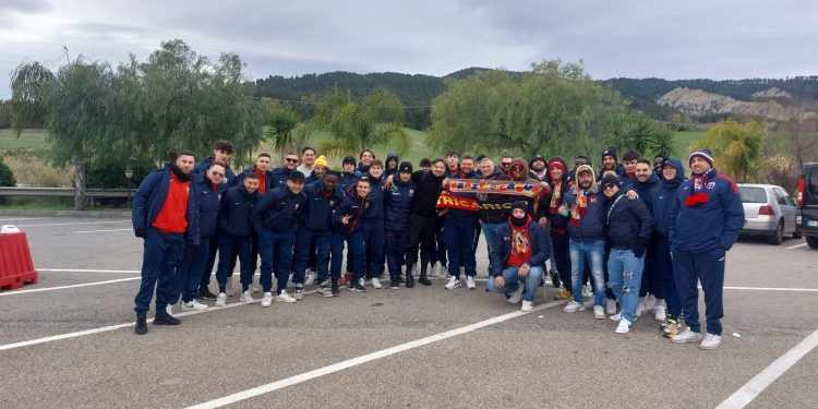 Taranto, i tifosi rossoblu incontrano la formazione del Tricarico