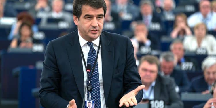 Fratelli d’Italia lancia il commissariamento dei Giochi del Mediterraneo 2026