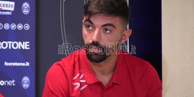 Crotone, Vitale: “Sappiamo che contro il Taranto sarà una battaglia”