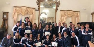 Canottaggio. La squadra femminile della Lega Navale Italiana Sez. di Taranto premiata a Palazzo di Città