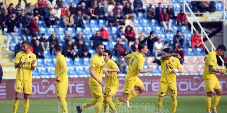 Crotone-Taranto 1-0, la fotogallery