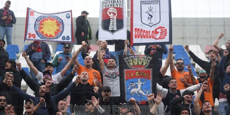 Crotone-Taranto 1-0, la fotogallery