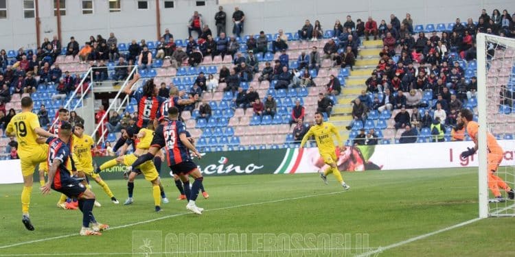 Crotone-Taranto 1-0, la fotogallery
