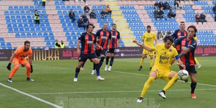 Crotone-Taranto 1-0, la fotogallery