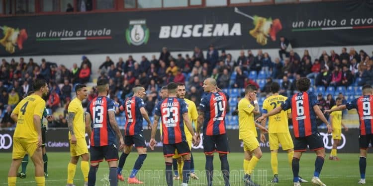 Crotone-Taranto 1-0, la fotogallery