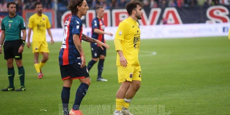 Crotone-Taranto 1-0, la fotogallery