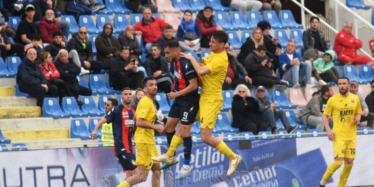 Crotone-Taranto 1-0, la fotogallery