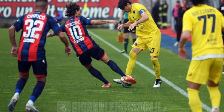Crotone-Taranto 1-0, la fotogallery
