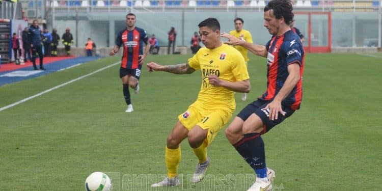 Crotone-Taranto 1-0, la fotogallery