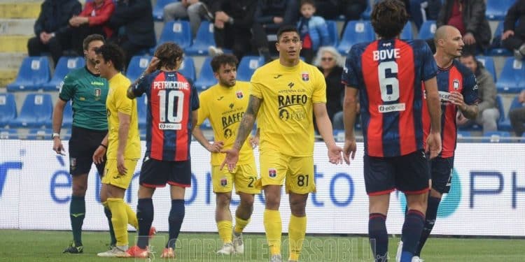 Crotone-Taranto 1-0, la fotogallery