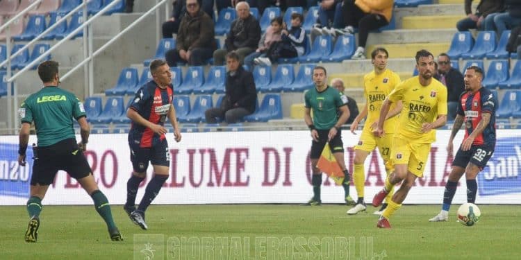 Crotone-Taranto 1-0, la fotogallery