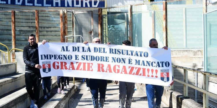 Taranto, tifosi: lo Zoccolo Duro ringrazia la truppa di Capuano