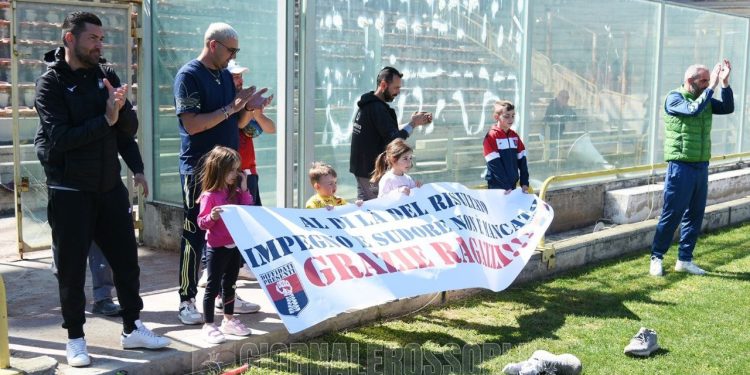 Taranto, tifosi: lo Zoccolo Duro ringrazia la truppa di Capuano